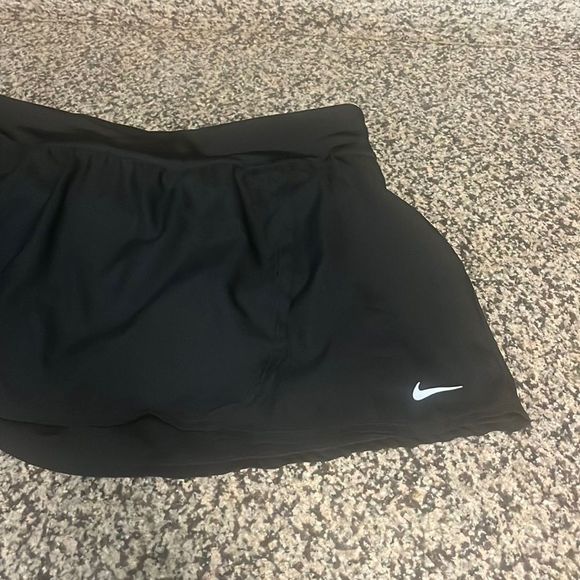 Ladies nike SKORT - Picture 2 of 6